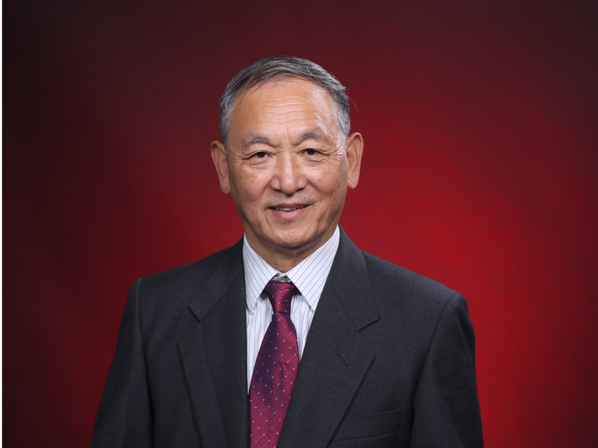 硕士53名