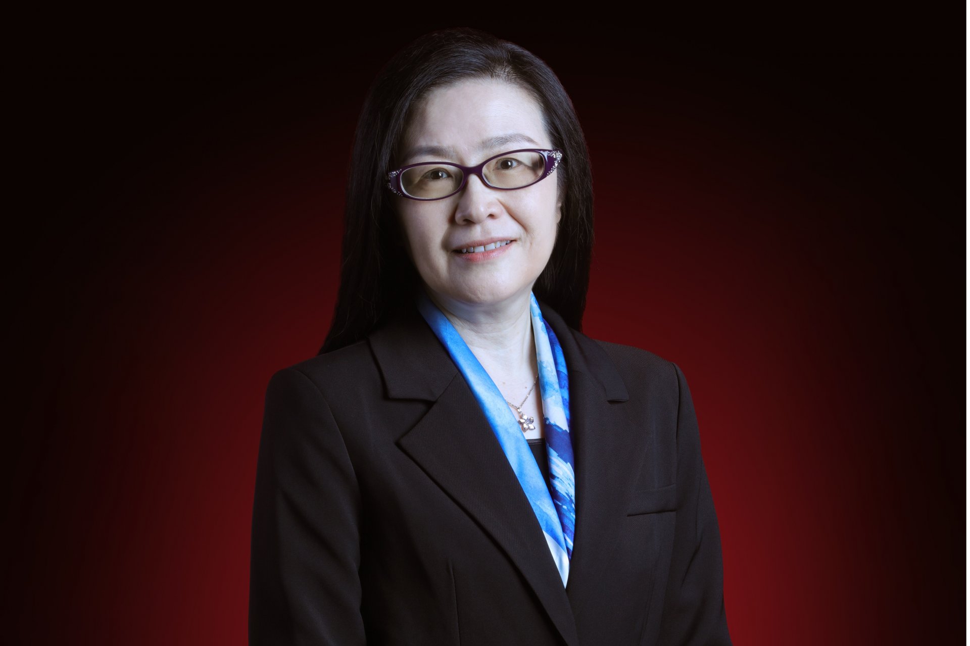 以“立德树人成就奖”树立从教30年以