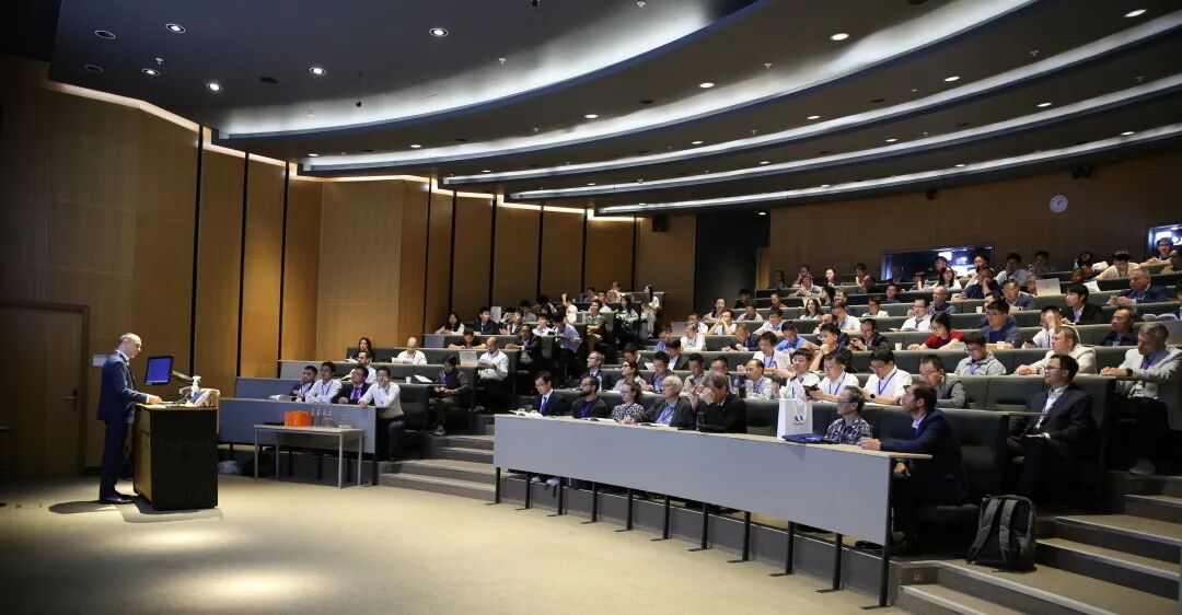 会议由英国牛津大学